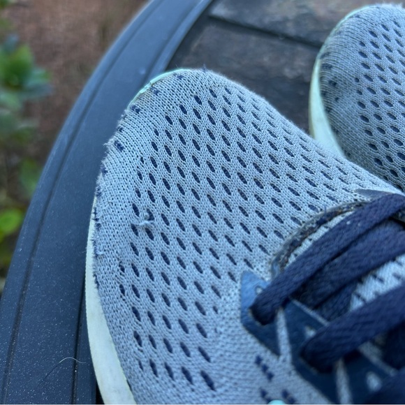 Women’s Brooks Levitate Blue and Gray Running Shoes - Picture 8 of 9